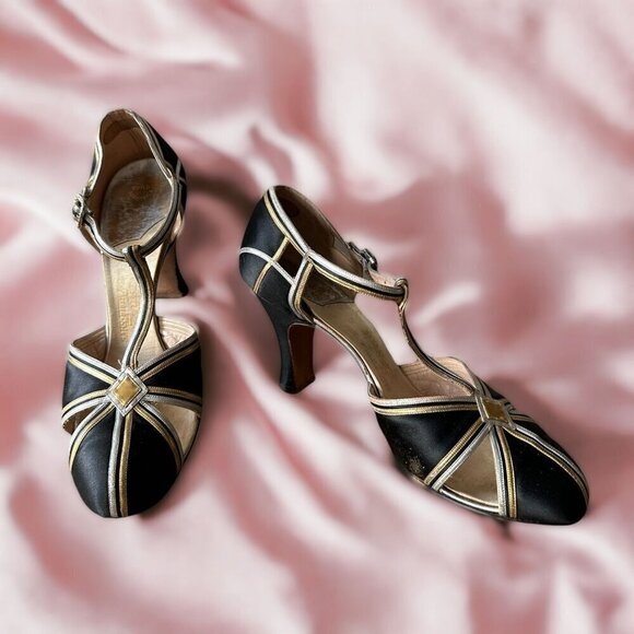 Vintage 30s Saks-Fifth Avenue/Fenton Footwear Black Satin/Metallic T-Strap Pumps - Picture 1 of 15